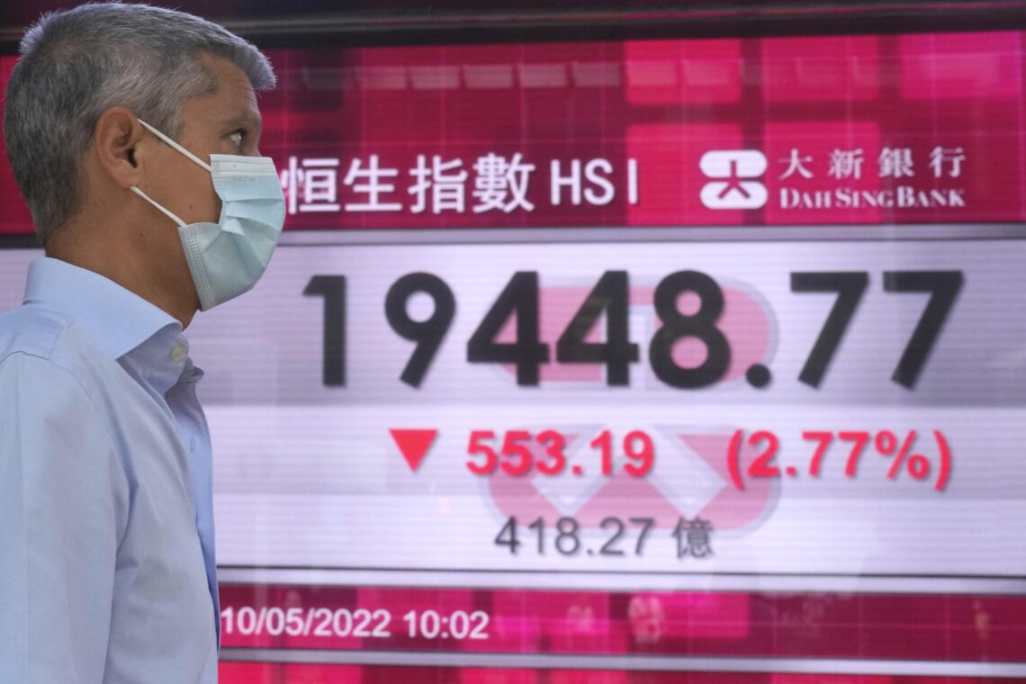 Asian stocks follow Wall St down on rate hike, economy fears