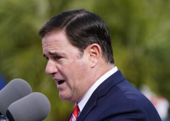 Arizona governor in Israel for trade, water, security talks