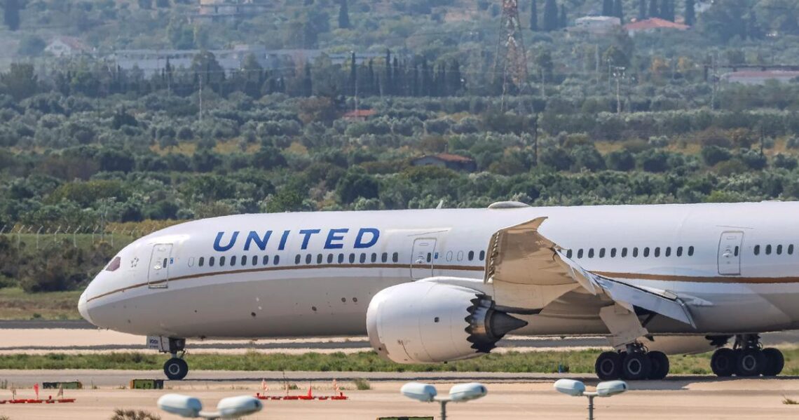 A United Airlines flight from Denver to London diverted to Chicago after a crack was discovered in the Boeing 787’s windshield