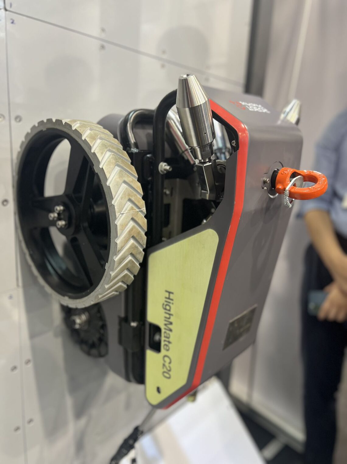 روبوت بلس بلس تطلق روبوت التنظيف HighMate C20 في معرض SMM 2024، لتعزيز الكفاءة والسلامة في صناعة الشحن البحري